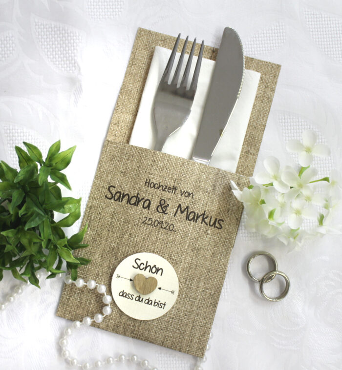 Bestecktasche Leinenoptik zur Hochzeit mit Holzherz personalisiert Design 7001