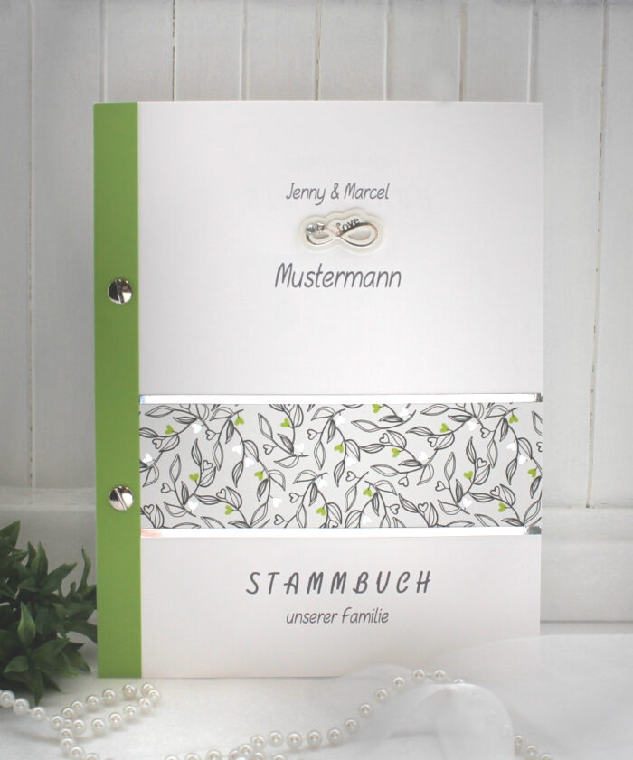 Stammbuch mit Namen in frischem grün, 12039, A5, zum kleinen Preis!!