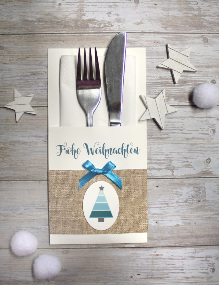 Bestecktasche ivoire mit Leinenoptik zu Weihnachten mit Aufleger "Baum" Design 901 Mindestbestellmenge 10 Stück – Bild 4