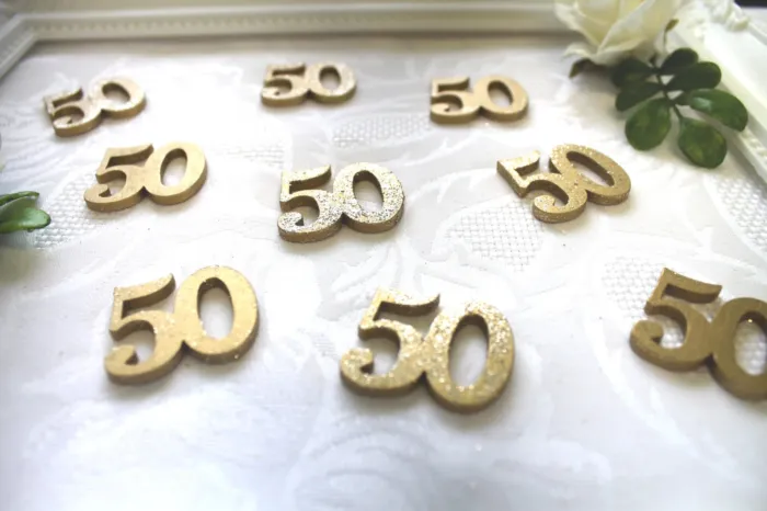 Zahl 50 in gold aus Holz als Streudeko oder zum Basteln, 10 Stück – Bild 2