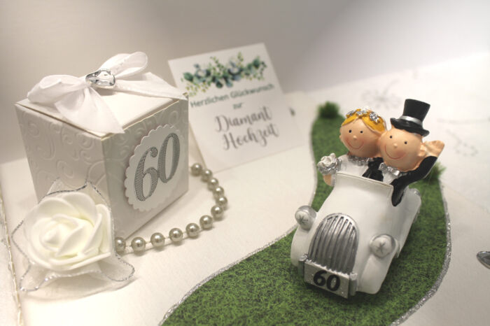 Geldgeschenk zur "Diamantenen Hochzeit" Brautpaar im Auto Design 70060 – Bild 3
