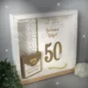 Geschenkschachtel als Rahmen zur Goldenen Hochzeit "goldene 50" mit transparentem Schiebedeckel, hochwertige Qualität, Design 8023 – Bild 2