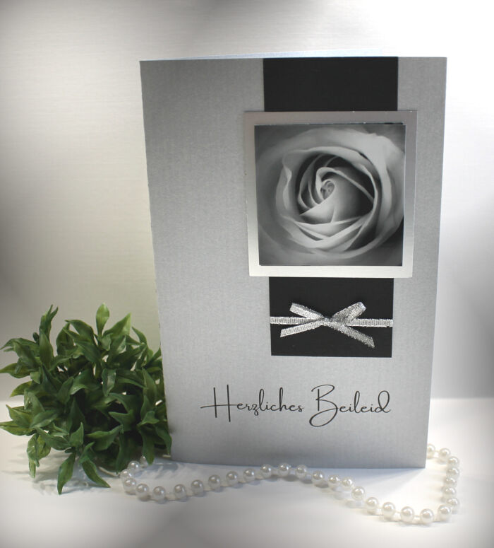Trauerkarte handgearbeitet "Rose" Design 120