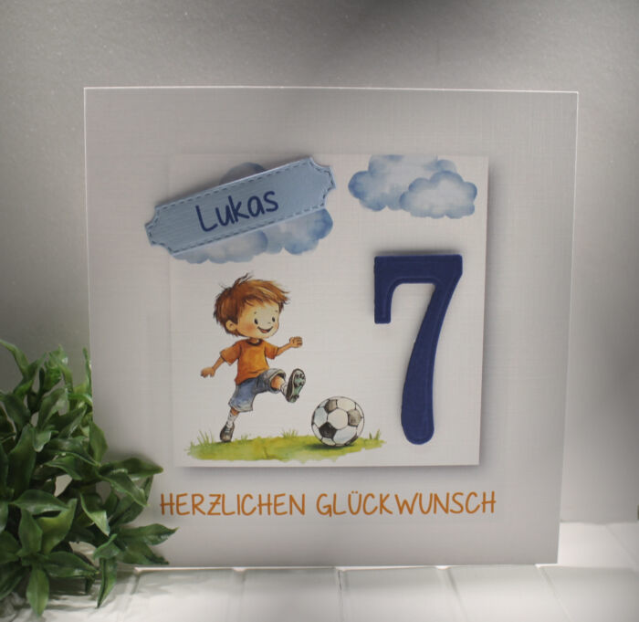 Glückwunschkarte zur Geburtstag Junge, Fußballer mit Personalisierung und auf Wunsch als Geldgeschenk Design 146